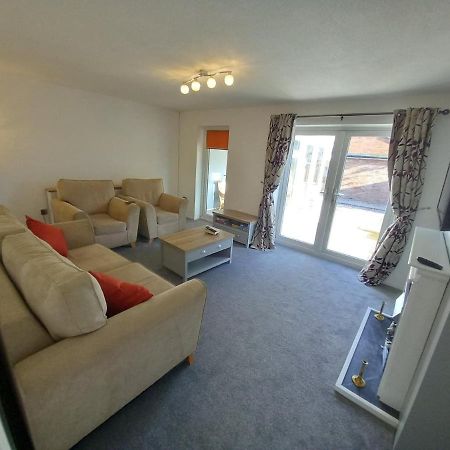 Leominster 3 Bedroom House Parking Garden Private Екстериор снимка