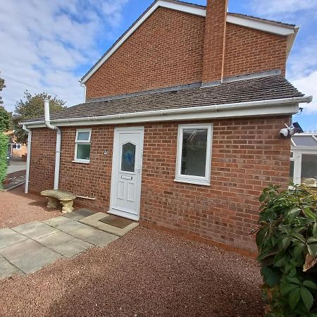 Leominster 3 Bedroom House Parking Garden Private Екстериор снимка