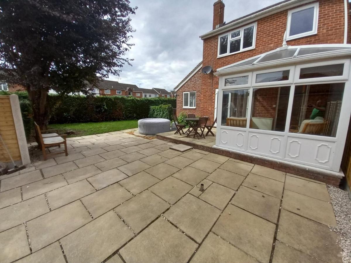 Leominster 3 Bedroom House Parking Garden Private Екстериор снимка