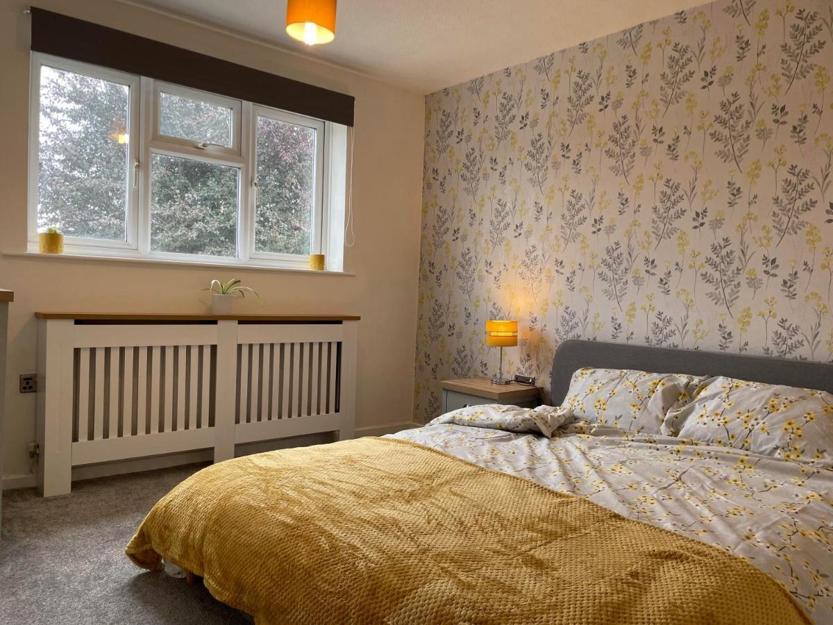 Leominster 3 Bedroom House Parking Garden Private Екстериор снимка