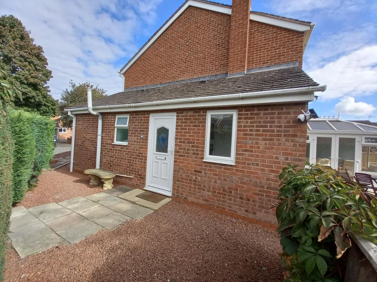 Leominster 3 Bedroom House Parking Garden Private Екстериор снимка
