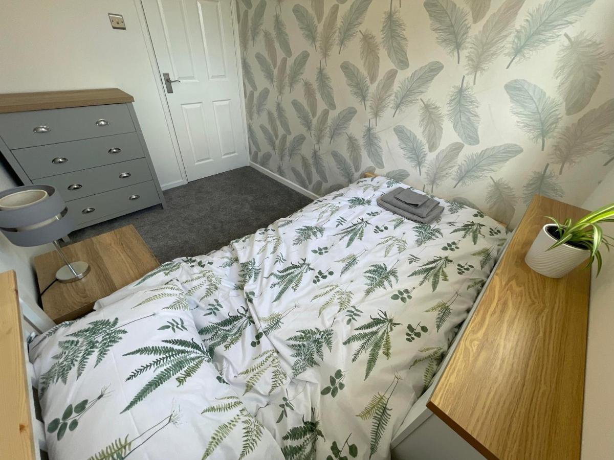 Leominster 3 Bedroom House Parking Garden Private Екстериор снимка