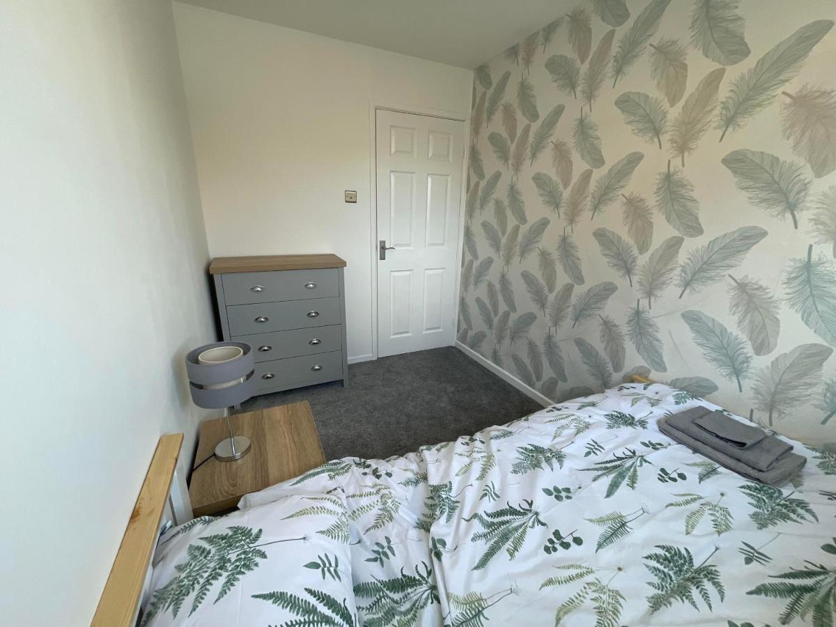 Leominster 3 Bedroom House Parking Garden Private Екстериор снимка