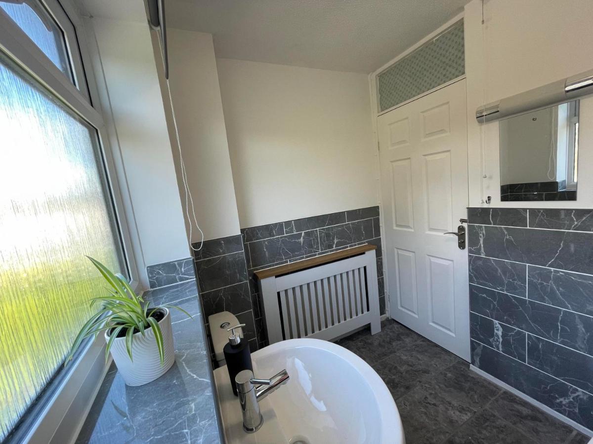Leominster 3 Bedroom House Parking Garden Private Екстериор снимка