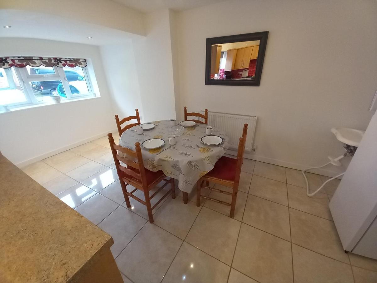 Leominster 3 Bedroom House Parking Garden Private Екстериор снимка